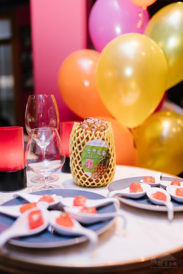 現場展示臺灣金鑽鳳梨