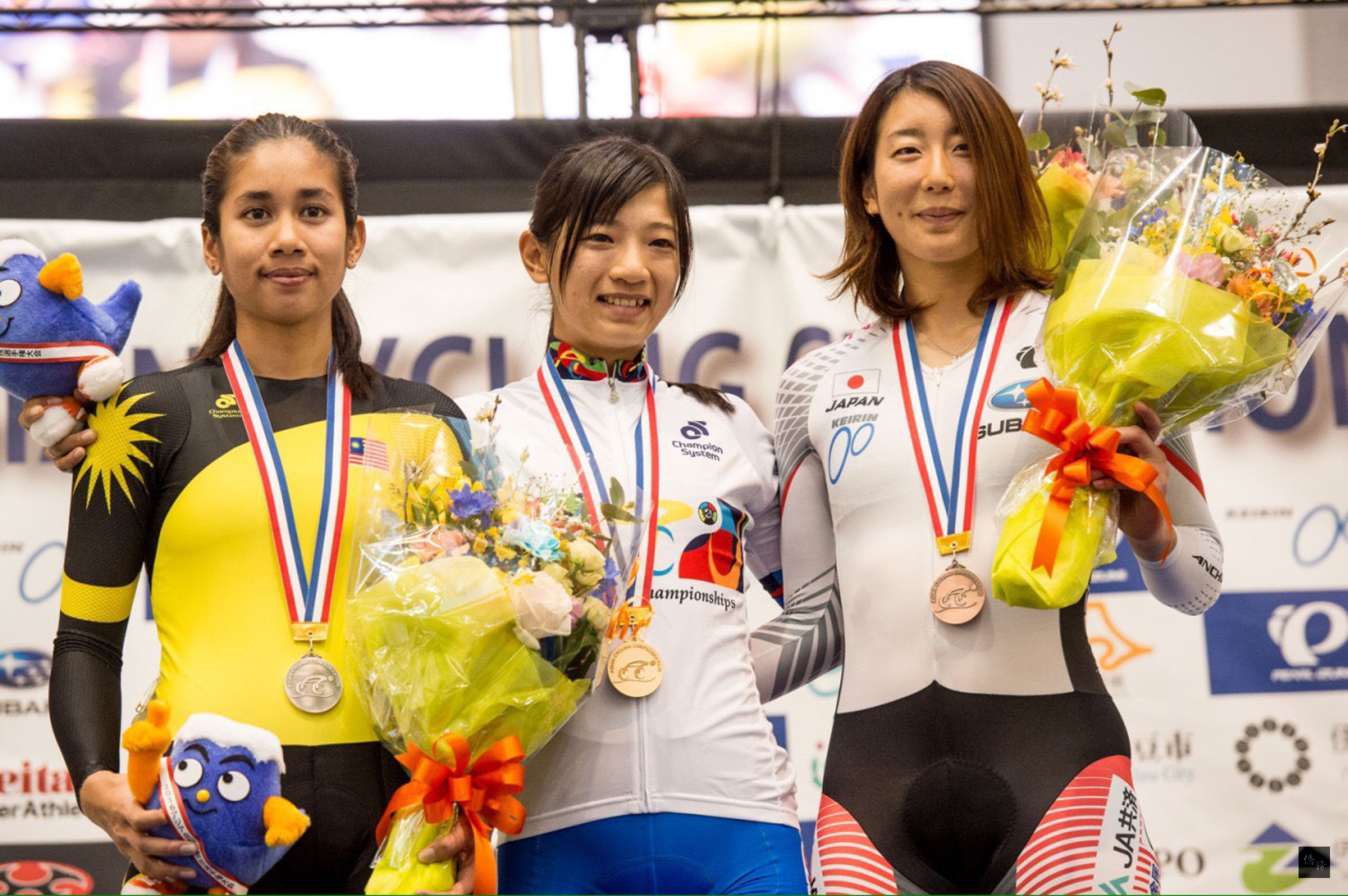 Huang Ting-ying of Taiwan won a gold medal in the 25-kilometer women's elite points race of the 2016 Asian Cycling Championships. (Photo courtesy of CNA)