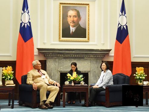 Photo courtesy of CNA; President Tsai Ing-wen (right) 