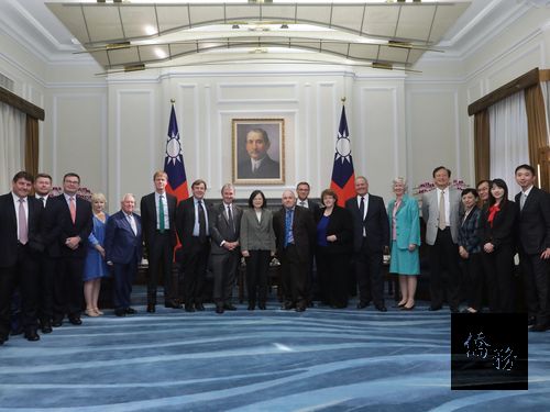 President Tsai Ing-wen (ninth left);photo courtesy of CNA