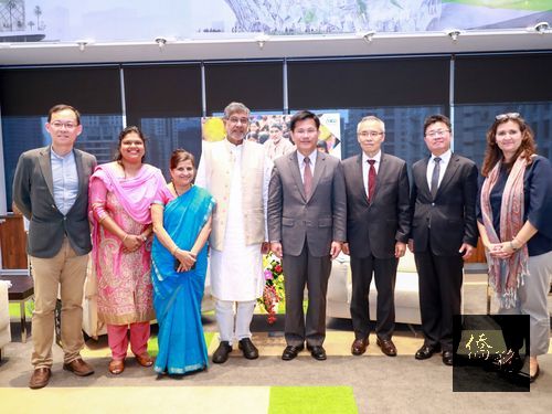 Lin Chia-lung (fourth right) and Kailash Satyarthi (fourth left)/Photo courtesy of CNA