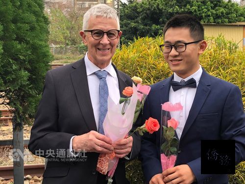 Chao Shou-chuan (right) and Andrew Goodier/Photo courtesy of CNA