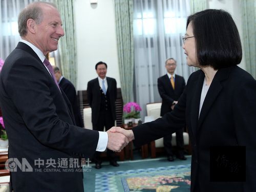 Richard Haass (left) and President Tsai-Ing-wen / Photo courtesy of CNA