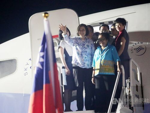 Taiwan President Tsai Ing-wen (front, left) / Photo courtesy of CNA