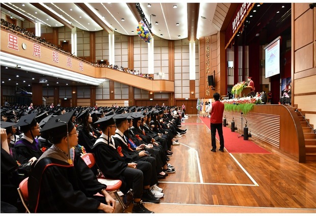 Over 2,000 students, teachers and parents attended Ming Chuan University’s 2018 Commencement on June 16.