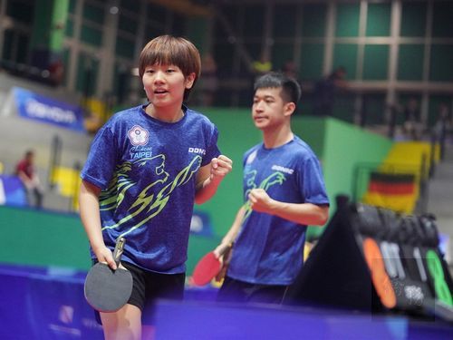 Taiwanese table tennis players Su Pei-ling (left) and Liao Cheng-ting. Photo from facebook.com/CTUSFSSU