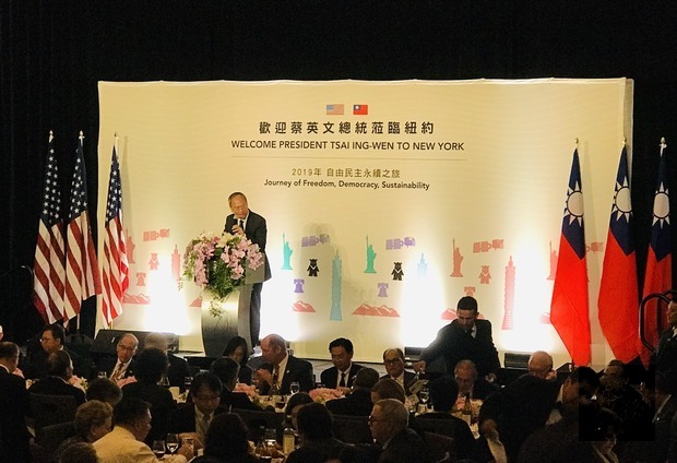 Apart from local overseas compatriots, compatriots from New Jersey, Pennsylvania, Washington and Chicago etc. enthusiastically attended. Minister Wu expressed his most sincere thanks to the overseas compatriots who showed their support for Taiwan at 