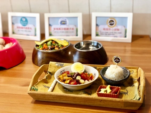 Steak dish presented in bite size pieces with tomatoes and baby corn/Photo courtesy of CNA