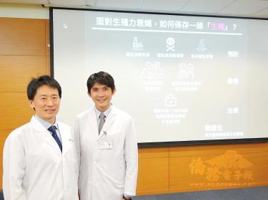 National Cheng Kung University Hospital gynecologist Chen Ta-sheng, right, is pictured at the hospital in Tainan on Wednesday./Photo courtesy of Taipei Times