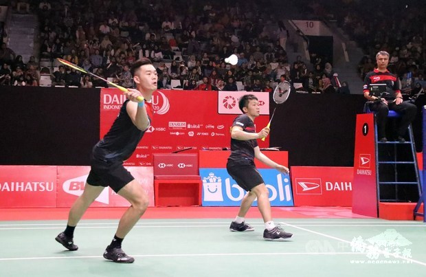 Taiwan's Lee and Wang in a quarterfinal match at Indonesia Masters on Friday./Photo courtesy of CNA