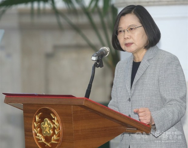 President Tsai Ing-wen announces a NT$1.05 trillion economic relief package on Wednesday./Photo courtesy of CNA
