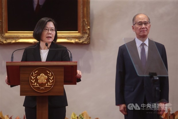 President Tsai Ing-wen (left) and newly named Presidential Office Secretary-General David Lee. / Photo courtesy of CNA