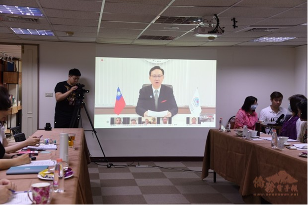 The minister of Overseas Community Affairs Council (OCAC),Chen-yuan Tung, was invited to give an online speech.