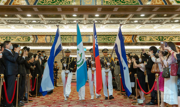 President Tsai Ing-wen attends a reception for the 199th anniversary of the independence of Central America.