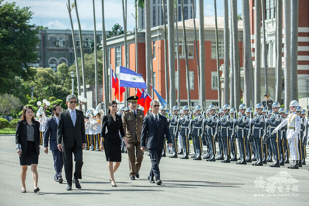 Nicaraguan Ambassador Rivera comes to the Presidential Office to present her credentials to President Tsai.