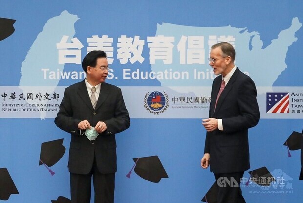 Foreign Minister Joseph Wu (left) and Brent Christensen. CNA photo Dec. 3, 2020