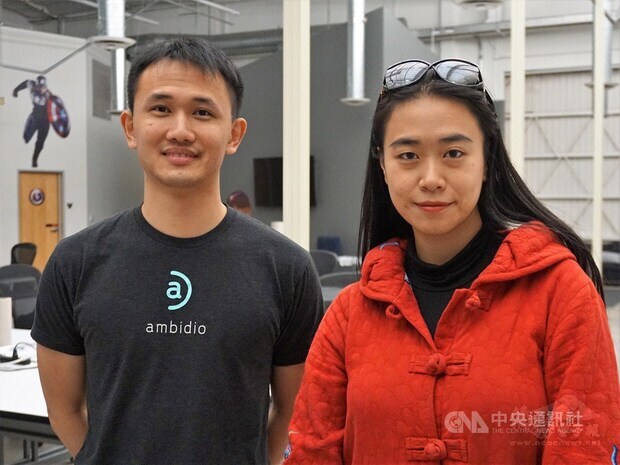 Iris Wu (right) and Hsieh Pei-lun (left), co-founders of ambidio