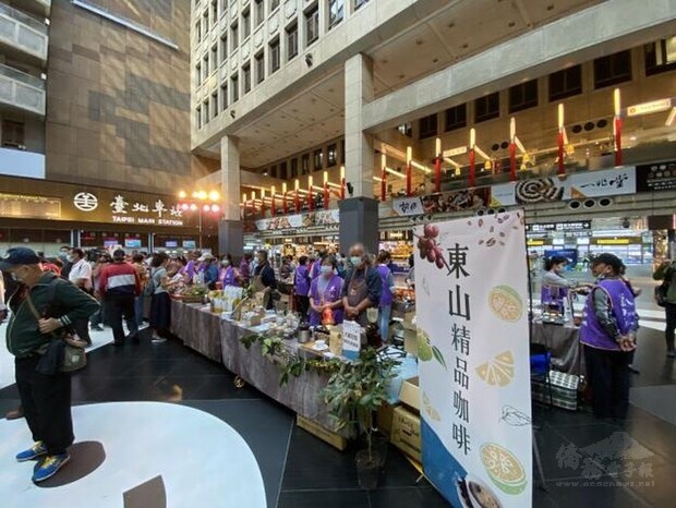 Tainan promotes Dongshan coffee in Taipei. Photo courtesy of Tainan's Agriculture Bureau