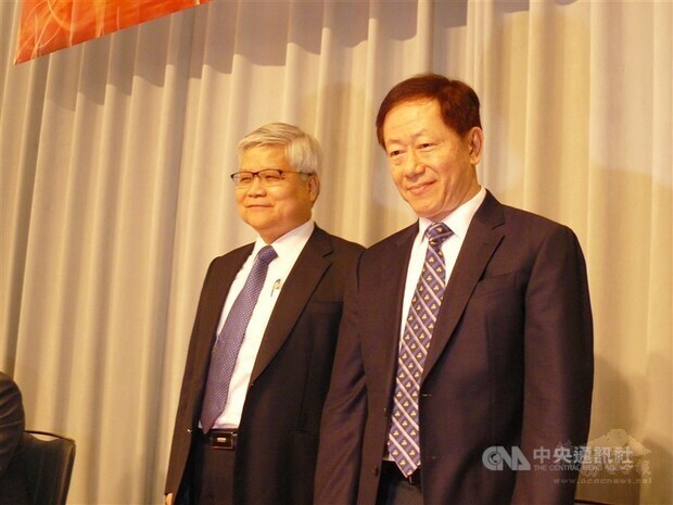TSMC Chairman Mark Liu (right) and CEO C.C. Wei.