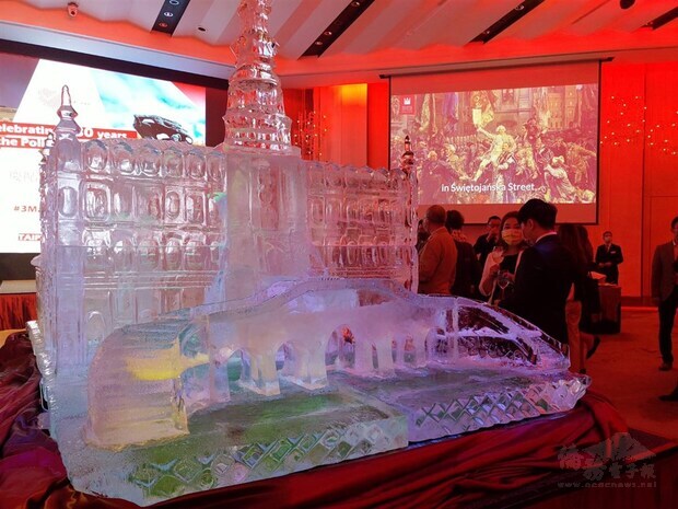 An ice sculpture of the Zamość Town Hall.