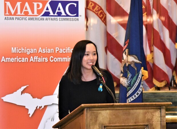 張理女士經常參與在密西根舉辦的各項會議，屢次針對防範仇恨犯罪和通報種族歧視發聲，希望引發社會重視。