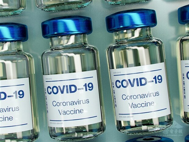 美國輝瑞(Pfizer)和德國BioNTech研發的Covid-19疫苗。(圖:中央社)