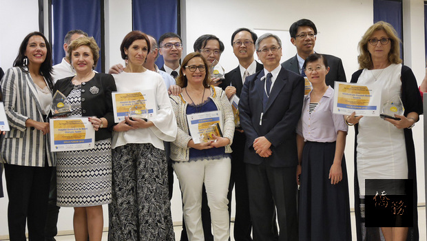 王英偉（右3）出席WHO周邊組織舉辦之「健康促進醫院國際研討會」，並在會中演講分享台灣經驗。（國健署提供）