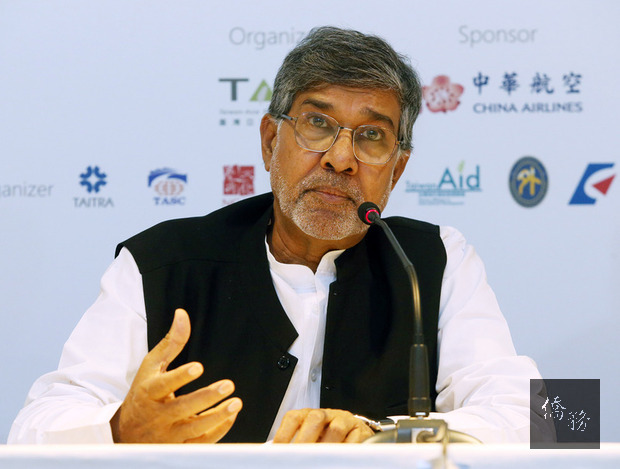 「玉山論壇：亞洲進步與創新對話論壇」11日在台北君悅酒店舉行，2014年諾貝爾和平獎得主沙提雅提（Kailash Satyarthi）應邀來台並發表主題演講，傳達重視兒童權利的理念。（中央社提供）