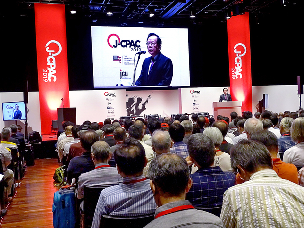 福和會理事長顏慶章昨出席「日本保守政治行動大會」，發表專題演講。（自由時報提供）