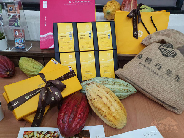 屏東縣政府近年輔導可可產業，並在世界巧克力大賽中屢獲佳績；今年再度爭取到世界巧克力大獎（International Chocolate Awards，ICA）亞太區競賽在屏東舉行。（中央社提供）