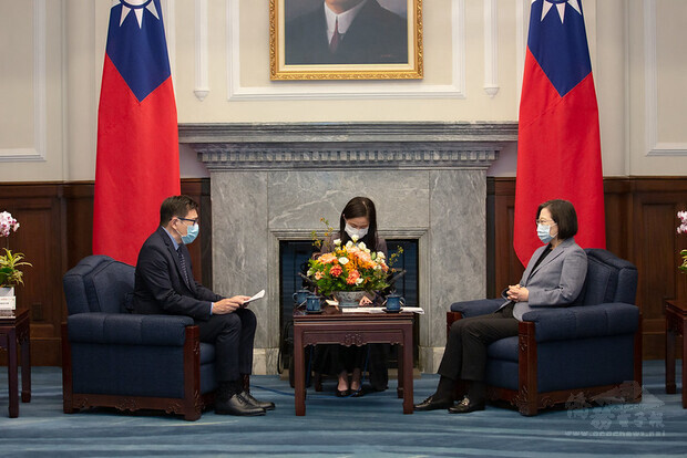 蔡英文總統15日上午接見離岸風電產業高階幹部及駐臺外館代表