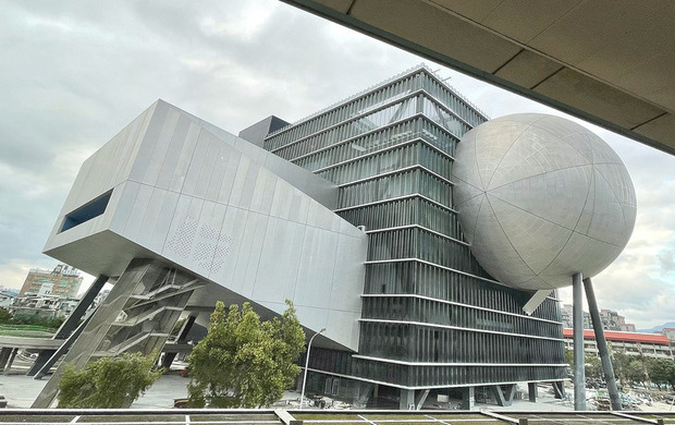 美國有線電視新聞網風尚版精選2021年最令人期待、具顛覆性的8座新開張或新落成建築，台北表演藝術中心入列。
