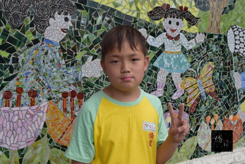 大溪區僑愛國小小六生涂冠宇也是罕病生，小二時因發燒，意外診斷出罹患罕見疾病神經母細胞瘤，但他天性樂觀，仍會到校求學。（聯合報提供）