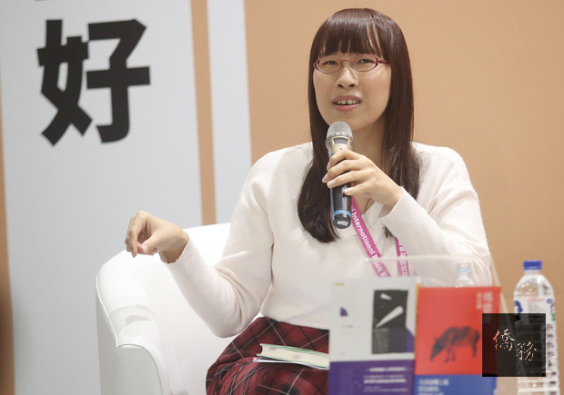 台灣年輕作家李琴峰以作品「獨舞」獲日本「群像新人文學獎」，透過小說描繪女同志孤獨處境的意象。她14日在台北書展講座活動中表示，90年代同志文學書寫痛苦陰暗的生活，很大程度上與她產生共鳴。（中央社提供）