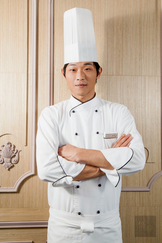 餐廳主廚李佳和（圖）日前拿下「2019WACS全球廚師挑戰賽」亞洲區半決賽冠軍，是台灣史上第2人拿下此殊榮，明年將與新加坡以及香港的廚師一起代表亞洲，前往俄羅斯聖彼得堡參加總決賽。（村却國際泉酒店提供）