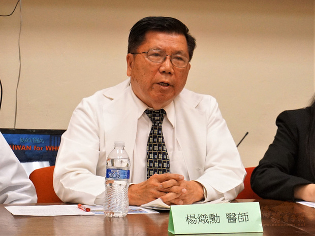 在美國南加州橘郡行醫33年的台灣醫師楊熾勳（圖）2012年起回台，在宜蘭羅東聖母醫院服務7年，到偏鄉部落、監獄行醫。（中央社提供）