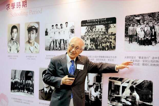 談到求學時期,「台灣水產養殖之父」廖一久分享當年趣事。(屏東科技大學提供)