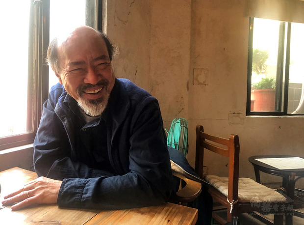 國家文藝獎得主、作家紀蔚然推出最新推理小說DV8，試圖形塑偵探新形象。（印刻文學提供）