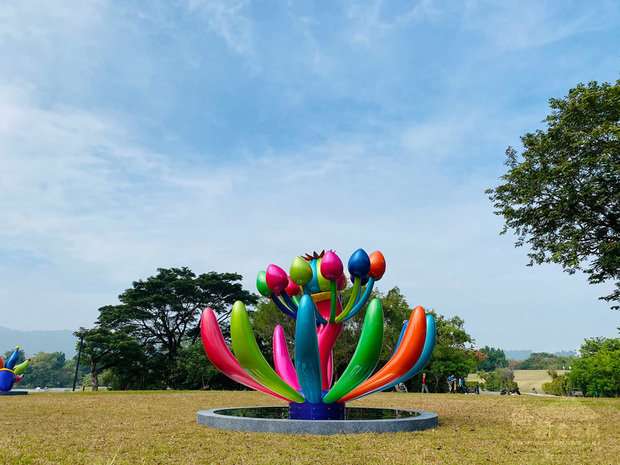 台灣藝術家賴純純創作的「奇花仙境」將與17件來自世界各地的創作，在東倫敦的金融區聯展。（駐英文化組提供）