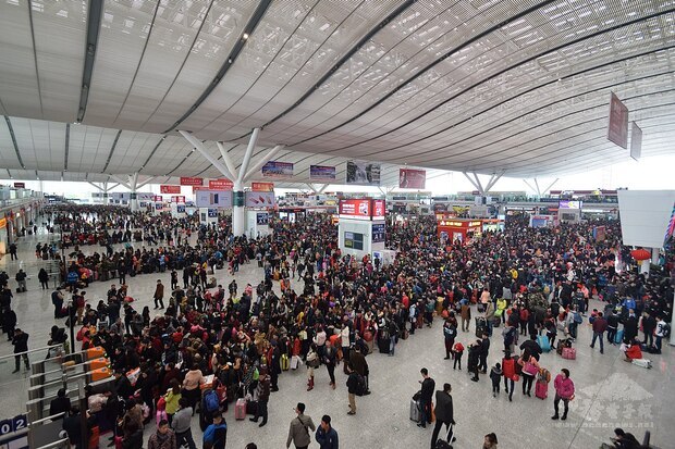 中國疾控官員形容，春運的2019冠狀病毒疾病（COVID-19，武漢肺炎）疫情防控是目前中國疫情防控面臨的一次「大考」。圖為春運景象。