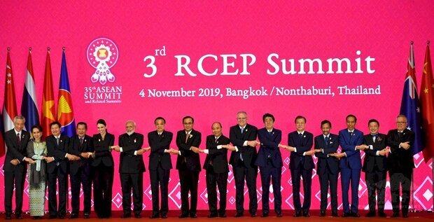 圖為2019年11月4日登場的第三屆區域全面經濟夥伴協定（RCEP）高峰會。(AFP)