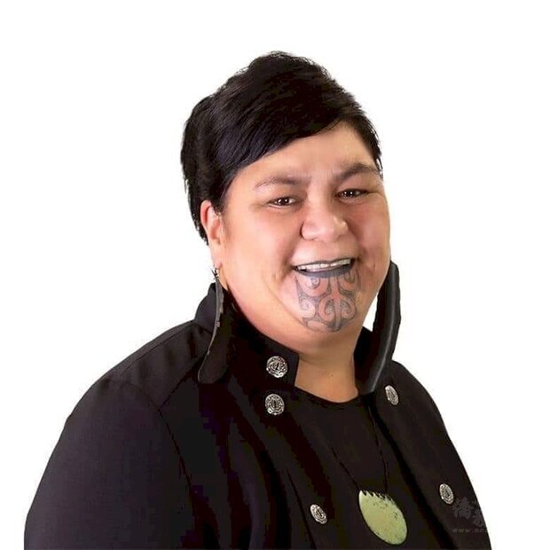 紐西蘭第一位原住民毛利人外長馬胡塔(Nanaia Mahuta)才剛上任，就面臨最大貿易夥伴中國，跟最密切盟邦、也是近鄰澳洲之間升高緊張的棘手情勢，凸顯紐西蘭夾在兩大強權之間的為難。(推特)