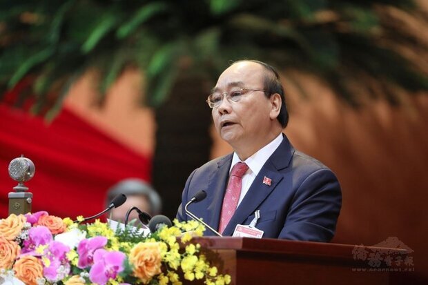 越共中央政治局委員、越南總理阮春福26日在越共13大會議開幕式上致詞。