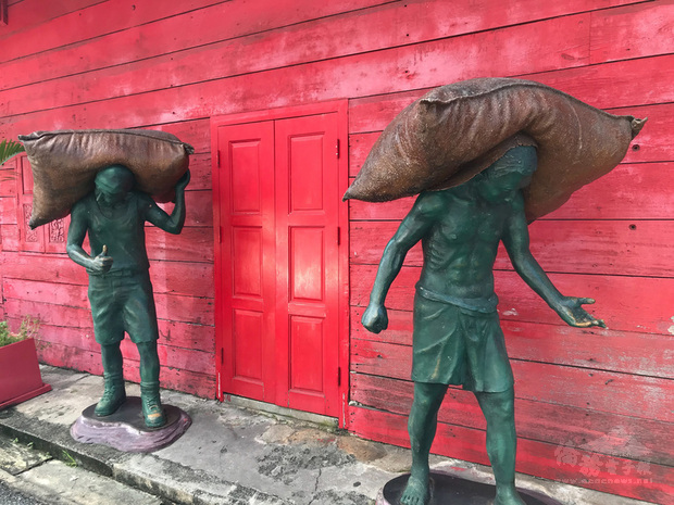 泰國南部宋卡市充滿豐富的歷史和文化，當地的華人碾米廠合和興是知名景點，也是當地社區改造的指標性建築物。