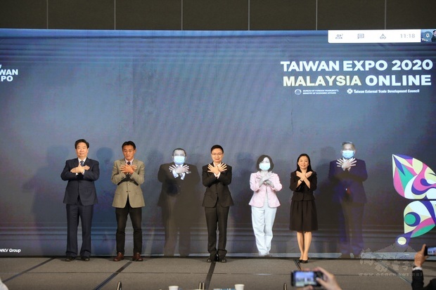 馬來西亞臺灣形象展今日重磅登場-貴賓合影照。（經濟部提供）